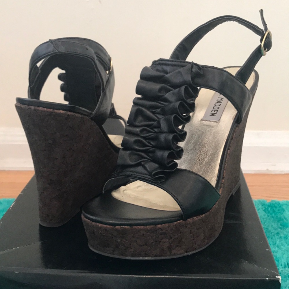 Steve Madden Quantumm black platform wedge sandal
